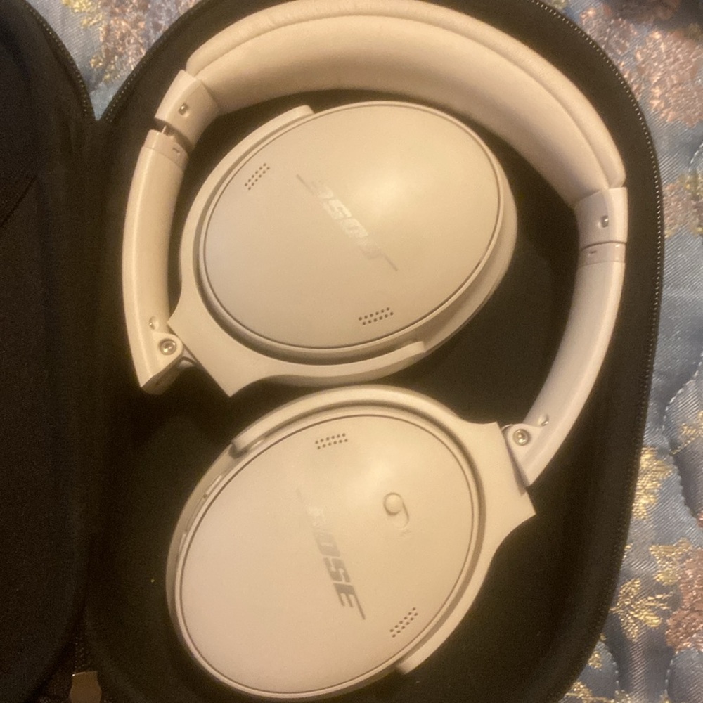 Bose headphones QC 45